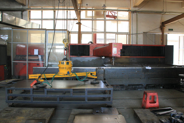 大型激光切割機